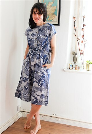 VINTAGE BLUE & WHITE PRINTED JAPANESE STYLE PATTERN DRESS
