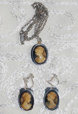 Vintage Black And Cream Cameo Matching Necklace And Earrings