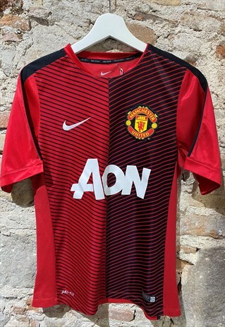 MANCHESTER UNITED FOOTBALL SHIRT