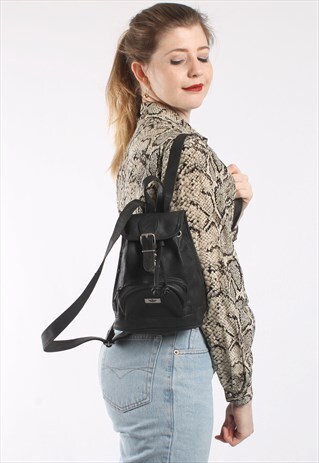 VINTAGE 90S MINI BACKPACK IN BLACK FAUX LEATHER