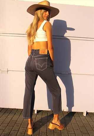 501 Levi's Jeans in Navy