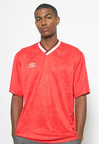 VINTAGE UMBRO FOOTBALL T SHIRT