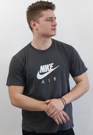 VINTAGE NIKE T-SHIRT