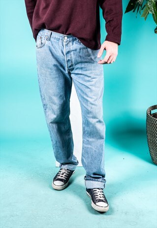 VINTAGE LEVI'S 501 JEANS IN BLUE DENIM
