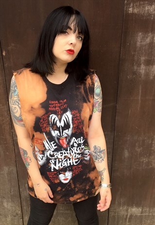 ACID WASH KISS T-SHIRT