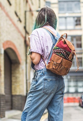 MEDIUM TAN LEATHER & CARPET RUCKSACK 80'S STYLE