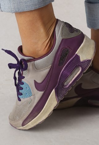NIKE AIR MAX TRAINERS UK 7. (73R)