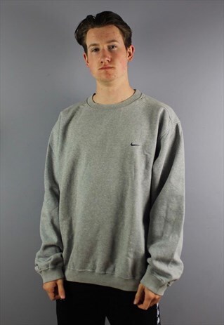 VINTAGE NIKE SWEATSHIRT IN GREY WITH EMBROIDERED LOGO. SIZE