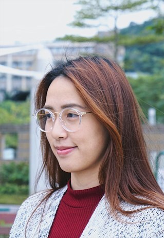 CLEAR FRAME ROUND GLASSES