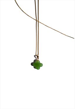 Clover green jade pendant necklace