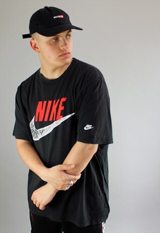 VINTAGE NIKE BLACK SPELL OUT TEE