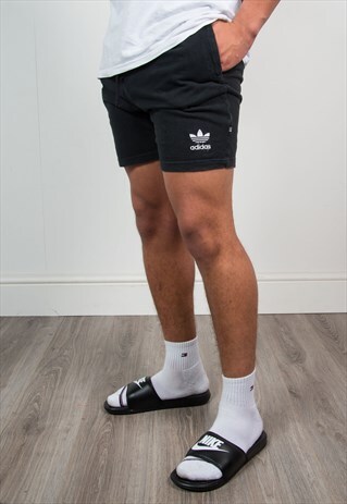 VINTAGE ADIDAS SPORTS SHORTS