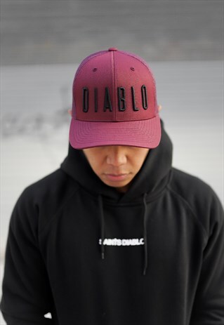 MESH TRUCKER CAP IN BURGUNDY