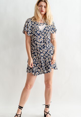 VINTAGE 90S GRUNGE DAISY PLAYSUIT