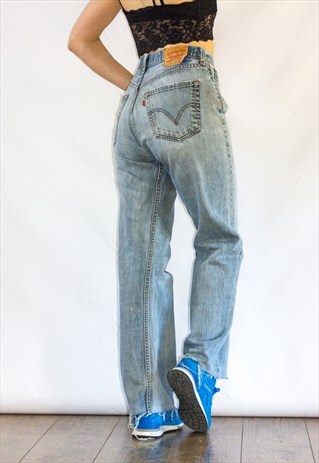 VINTAGE 90'S RAW HEM LEVI'S BOYFRIEND JEANS