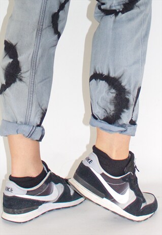 RETRO NIKE INTERNATIONALIST TRAINERS