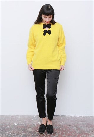 80'S VINTAGE DESIGNER SOFT YELLOW BOW LAMBSWOOL JUMPER