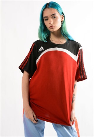 VINTAGE ADIDAS T-SHIRT
