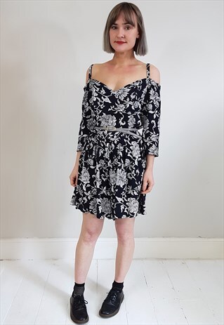 VINTAGE 90'S BLACK AND WHITE FLORAL COLD SHOULDER PLAYSUIT
