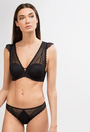 LACE BRALETTE WITH STRAPS ON THE BACK WITH CLASSIC KNICKERS