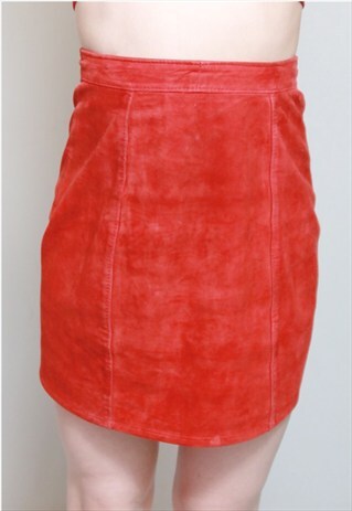 VINTAGE 1970'S SOFT RED SUEDE PANELLED MINI SKIRT.