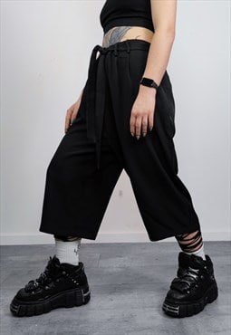 Cropped wide leg trousers in black elastic waist culottes