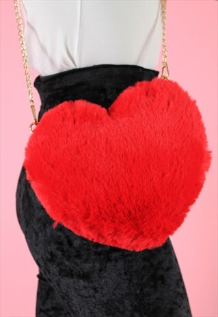 VINTAGE INSPIRED BAG CROSS BODY IN RED FAUX FUR HEART SHAPE