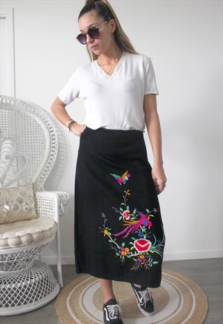 VINTAGE SKIRT SIZE M/L TROPICAL BIRDS EMBROIDERY