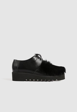 BLACK OXFORD SHOES WITH FAUX FUR