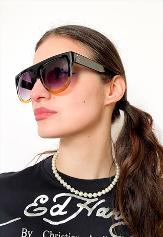 Vintage Y2K oversized sunglasses in black / brown