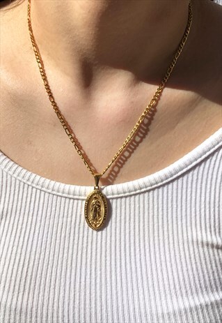 OVAL RELIGIOUS MARY NECKLACE GOLD PLATED