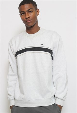 VINTAGE NIKE SWEATSHIRT