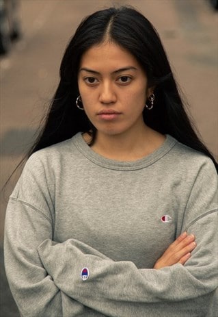 CLASSIC CHAMPION C SWEATSHIRT IN GREY