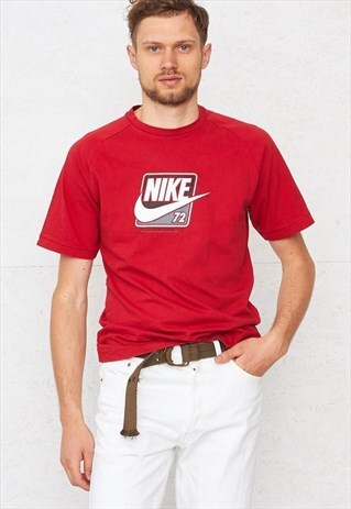 90S VINTAGE RED NIKE CREW NECK LOGO T-SHIRT
