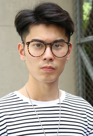 OVERSIZED TORTOISE GLASSES
