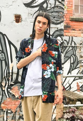 VINTAGE BLACK HAWAIIAN SHIRT
