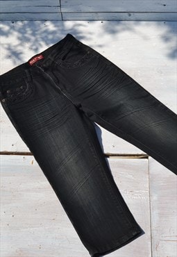 Deadstock off black embellished embroidered capri jeans.