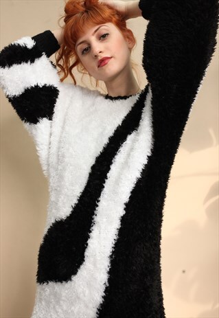 VINTAGE Y2K BLACK WHITE SWEATER