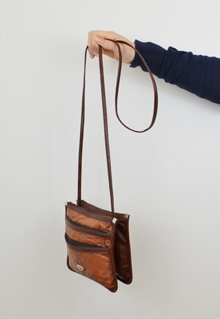 MULTI POCKET HIP BAG