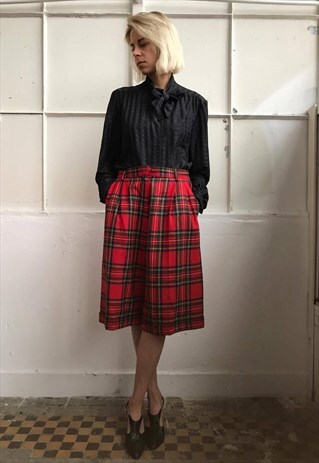 VINTAGE 80' BEAUTIFUL CLASSIC CHECKED RED WOOL CULOTTES