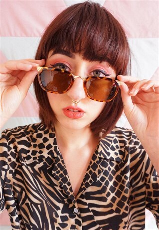 VINTAGE 90S / Y2K GOLD AND TORTOISESHELL SUNGLASSES