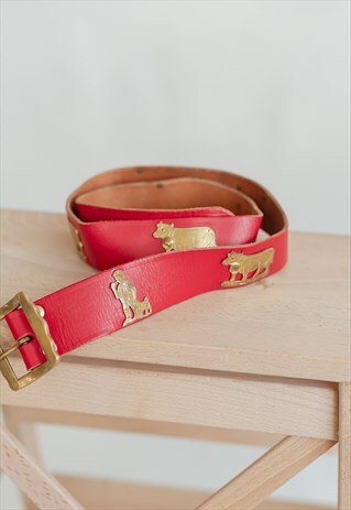 VINTAGE 70S WIDE BELT IN RED WITH GOLDEN DETAILS