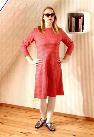 RED AND WHITE ZIGZAG DRESS