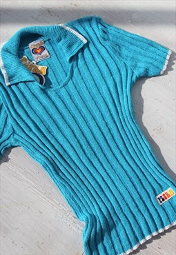 Blue/white ribbed collar v neck short sleeved knit top