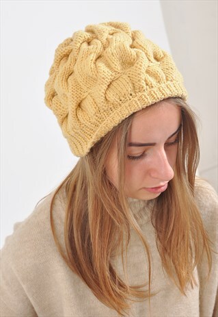 VINTAGE HANDKNITTED HAT
