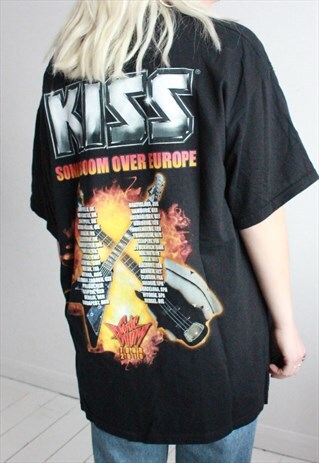 Y2K BLACK KISS T-SHIRT
