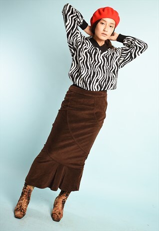 VINTAGE 90S RETRO MAXI CORDUROY SKIRT IN BROWN