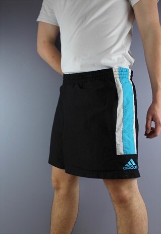 VINTAGE ADIDAS SHORTS IN BLACK WITH POCKETS AND EMBROIDERED
