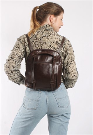 VINTAGE 90S SQUARE SHOULDER BAG BACKPACK IN BROWN LEATHER