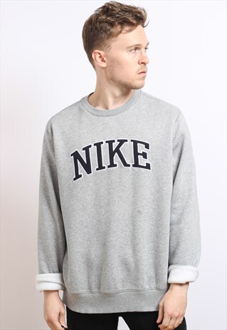 VINTAGE NIKE SWEATSHIRT